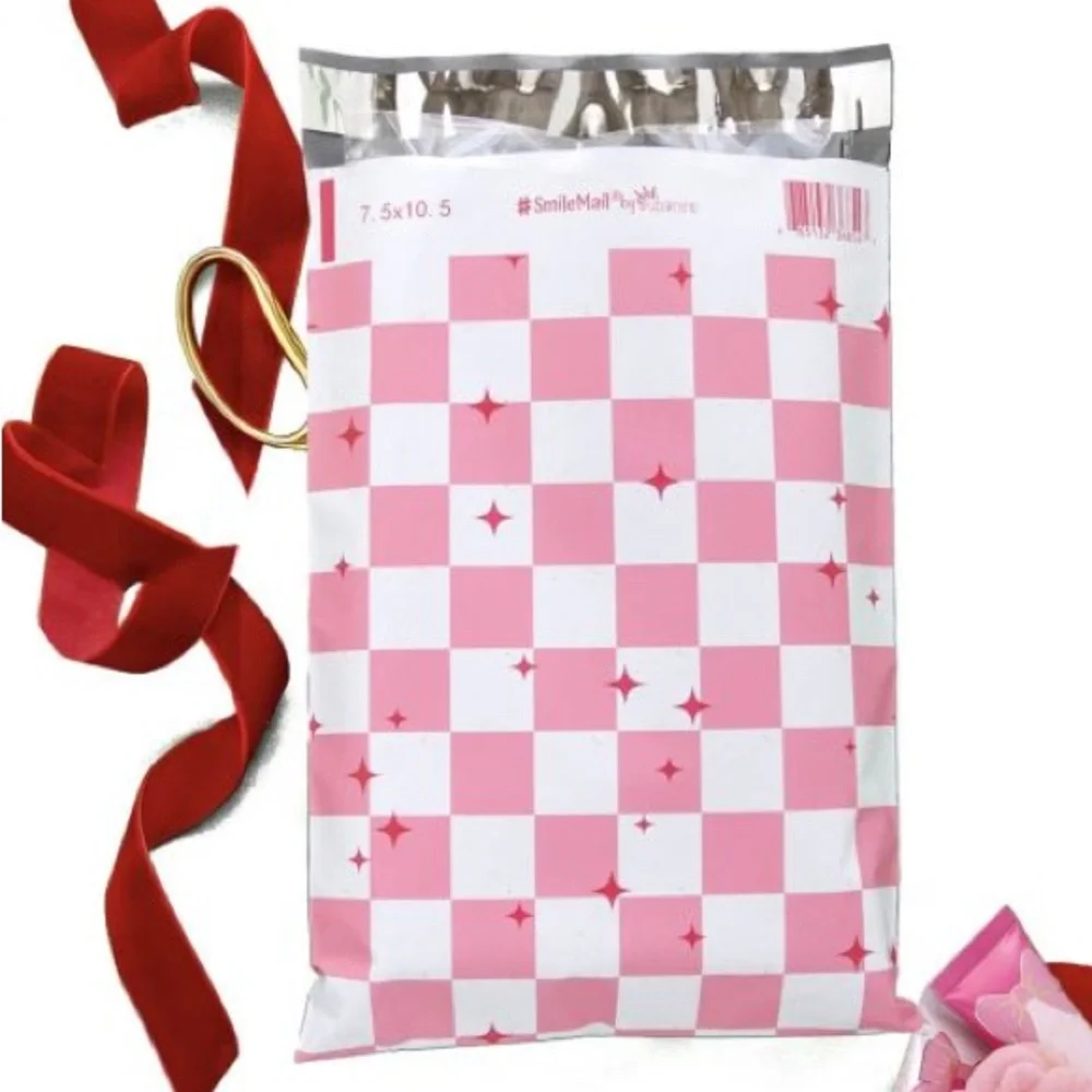 Pink Check Poly Mailers 7.5x10.5 Poly Mailers Pack of 25 - Picture 4 of 5